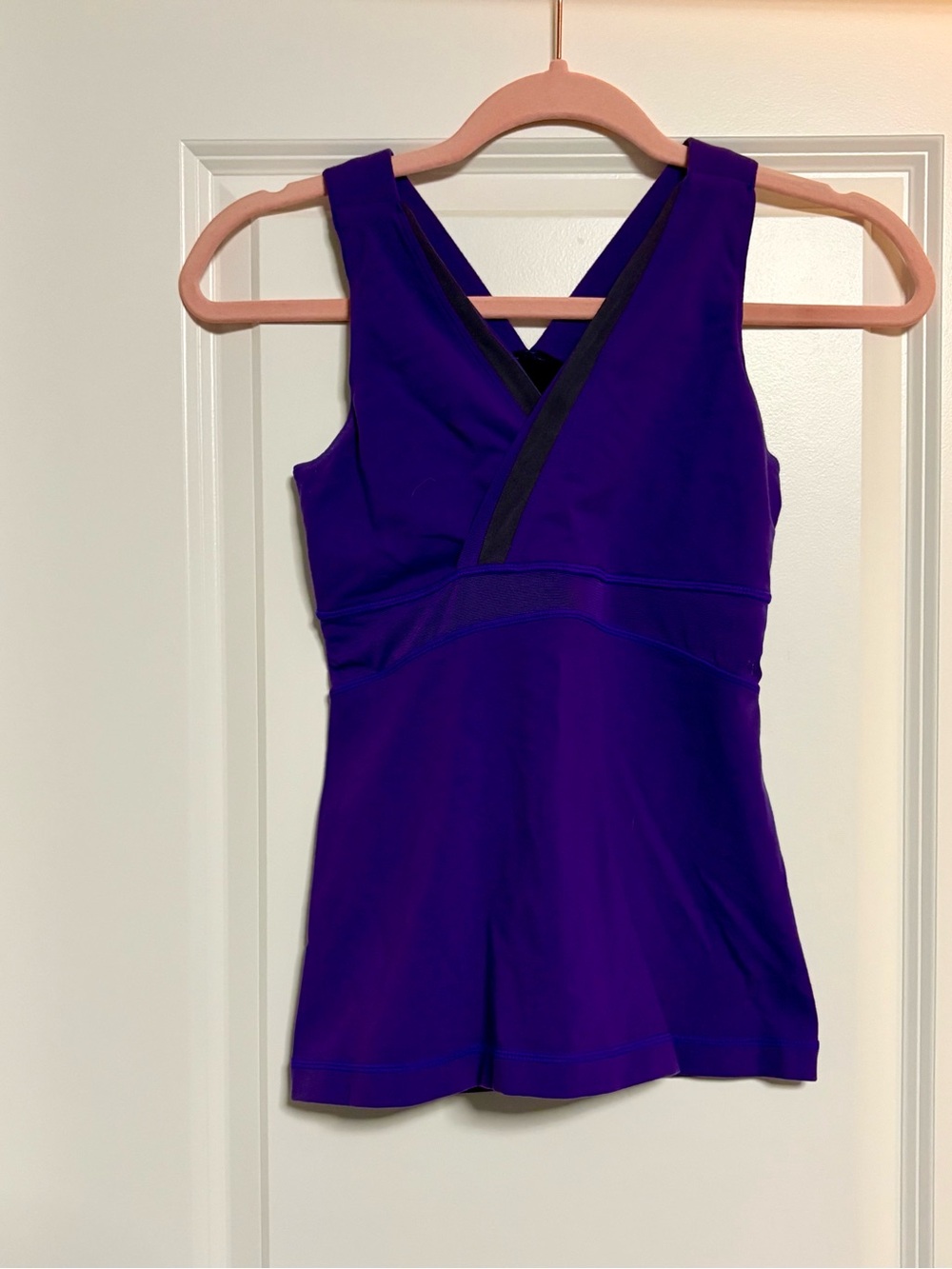 Lululemon Deep Breath Tank in the Power Purple / Black 2012 size 4